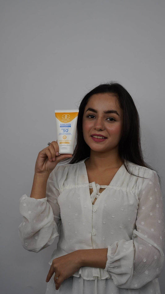 Glow & Glee Sunscreen Mineral Brightening Broad Spectrum SPF 50+ 100Ml - Vitamins House