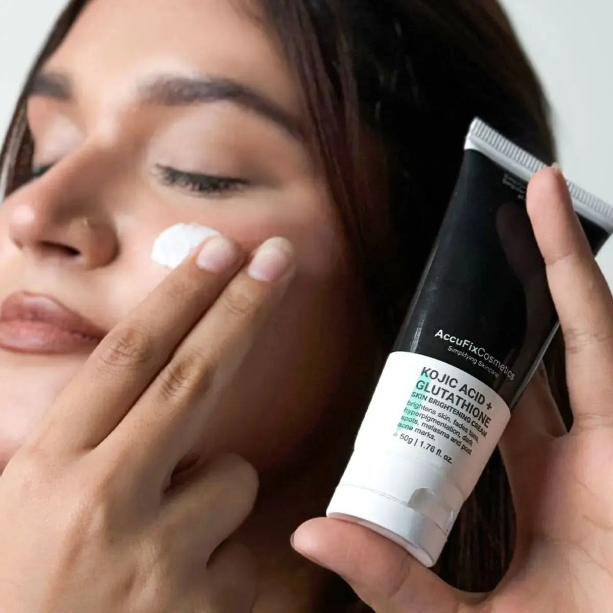 AccuFixCosmetics Kojic Acid Glutathione Skin Brightening Cream AccuFixCosmetics Kojic Acid Glutathione Skin Brightening Cream