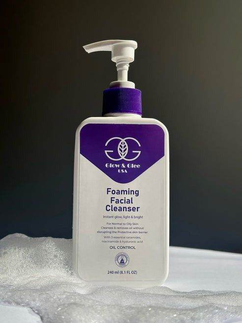 Glow & Glee Foaming Facial Cleanser For Normal To Oily Skin 240Ml - Vitamins House